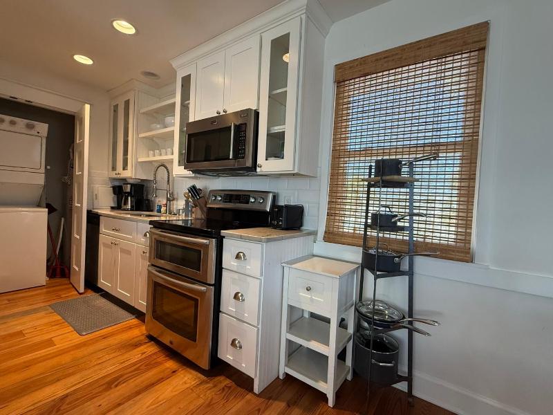 BEST BEACH Cottage Two Gorgeous Ocean Views - Renovated Like POTTERY BARN - Beach Steps Away - image 44