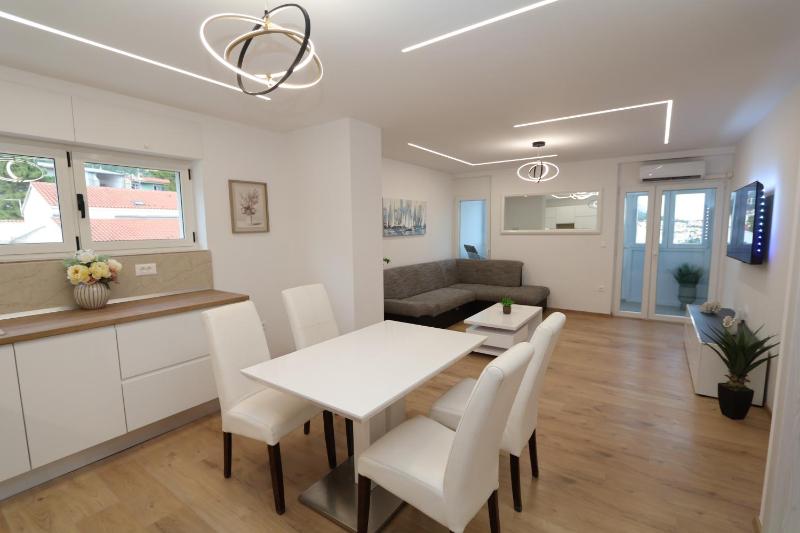 Apartment SoleMare - 150m Beach - image 16