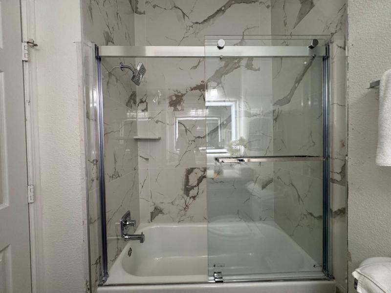 Athens Hotel & Suites - image 16