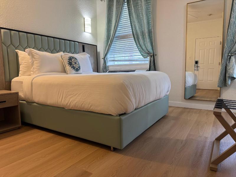 Athens Hotel & Suites - image 1