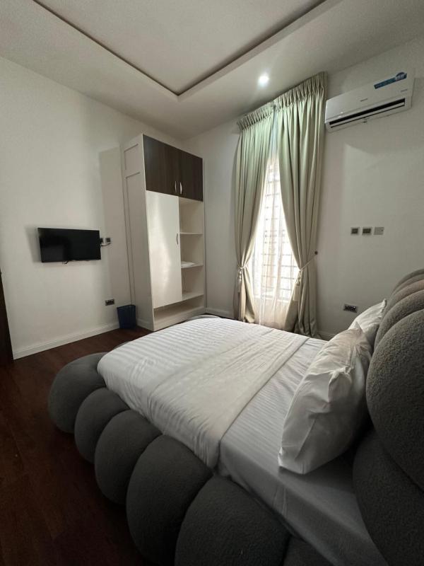 DOD Residence I Cozy 3BR with Fast Wifi - image 10