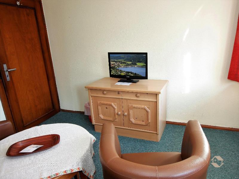 Small Double Room image 2