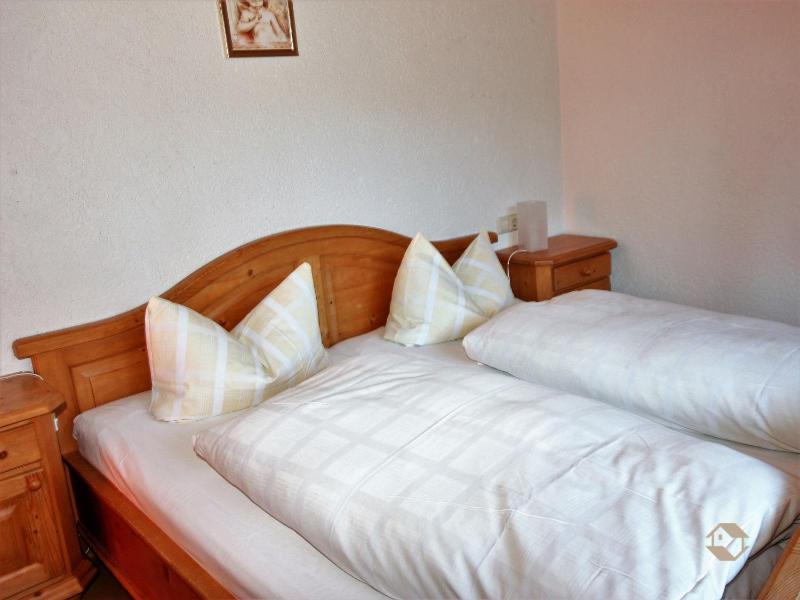One-Bedroom Apartment image 4