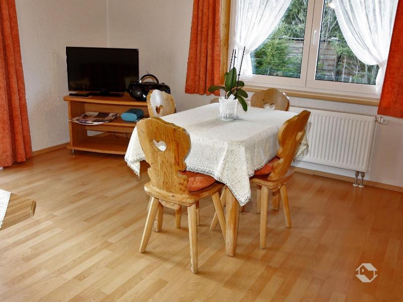 One-Bedroom Apartment image 3