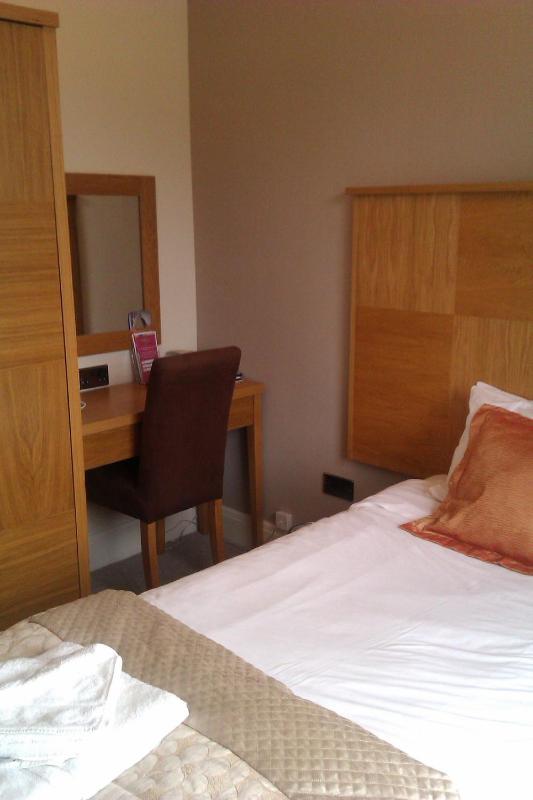 Single Room image 4