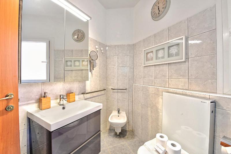 Residenza Lungolago Melide for 5 - Happy Rentals - image 3