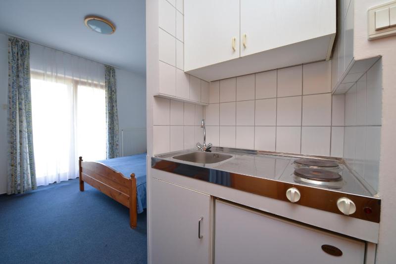 Double Room with 2 Extra Beds image 3