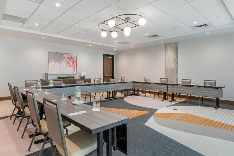 Cambria Hotel Austin Downtown - image 15
