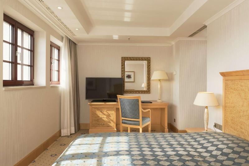 Executive Suite Double Use image 3
