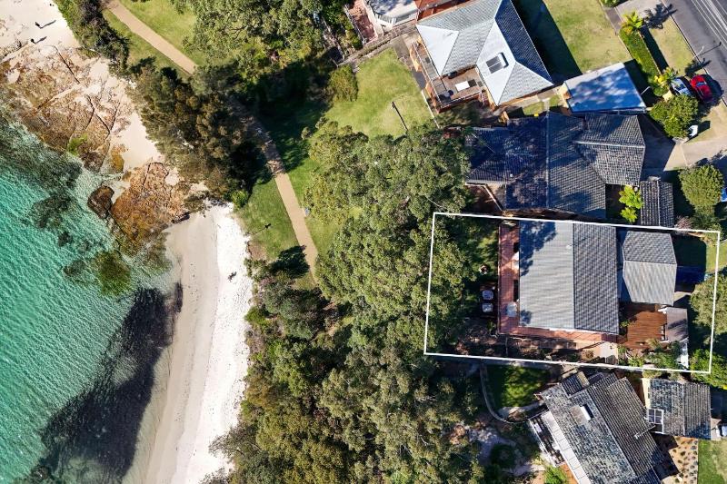 Collingwood Villa - Waterfront and Pet Friendly - image 1
