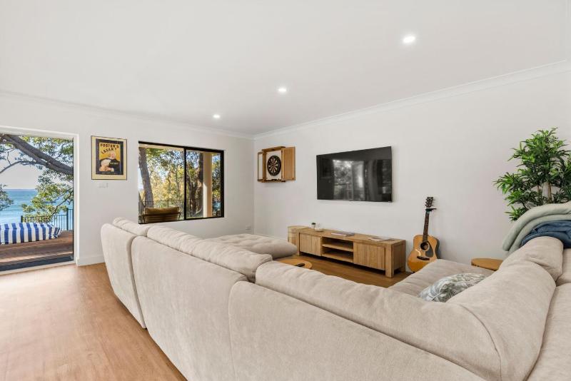 Collingwood Villa - Waterfront and Pet Friendly - image 20