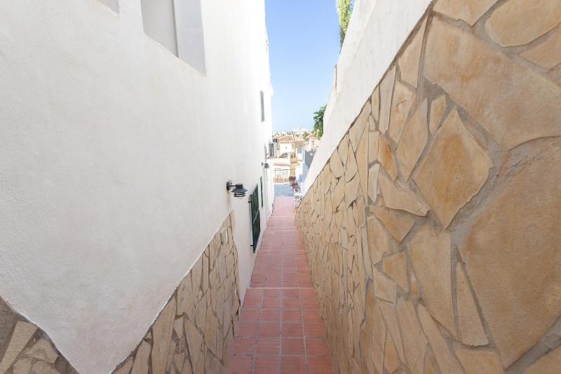 Sunny Roof Terrace Near Burriana Beach - image 3