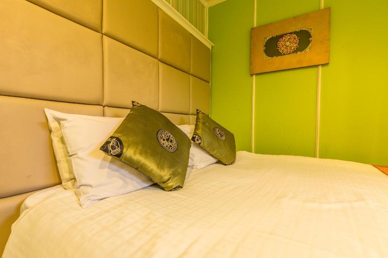 Standard Single Room image 3