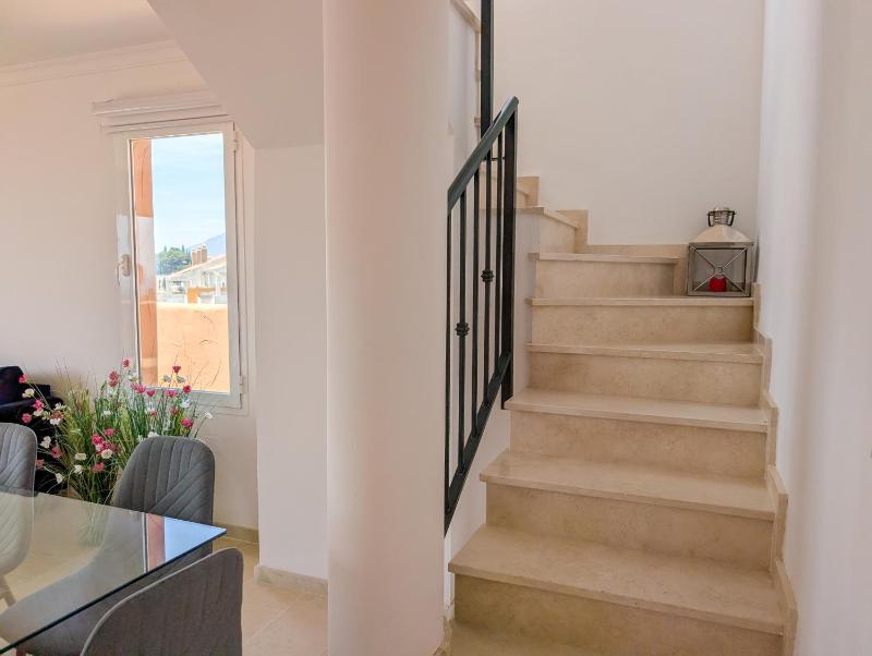 Casa Lila: Sunny 2bed in Marbella - image 24