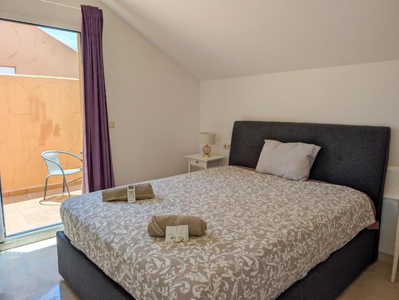 Casa Lila: Sunny 2bed in Marbella - image 46
