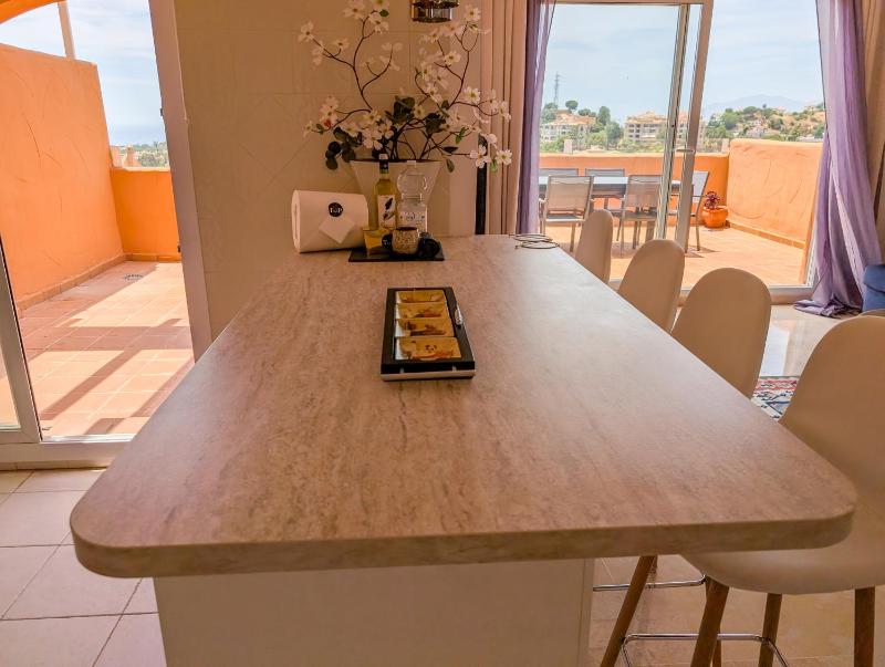 Casa Lila: Sunny 2bed in Marbella - image 50