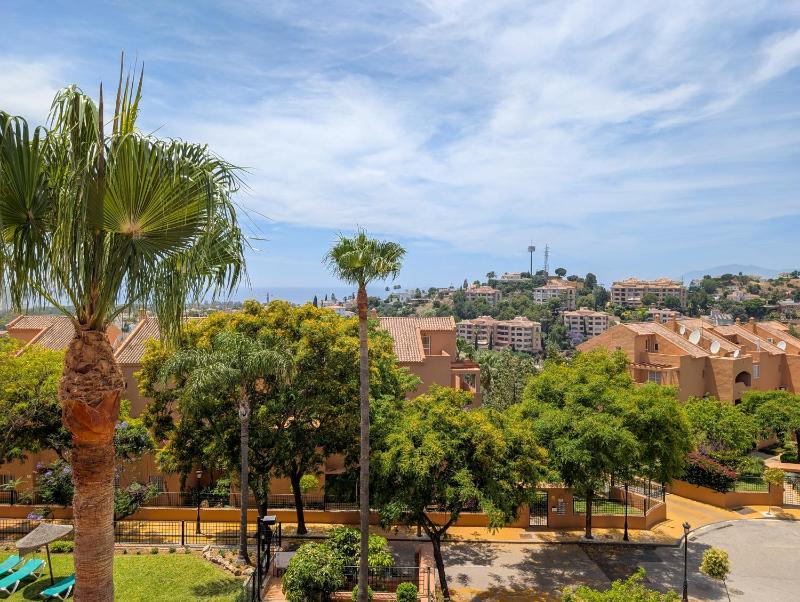 Casa Lila: Sunny 2bed in Marbella - image 40