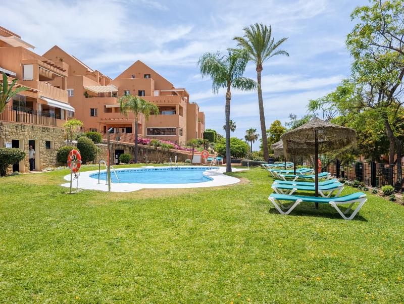 Casa Lila: Sunny 2bed in Marbella - image 9