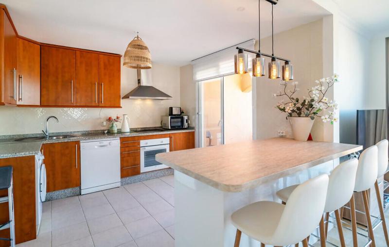Casa Lila: Sunny 2bed in Marbella - image 35