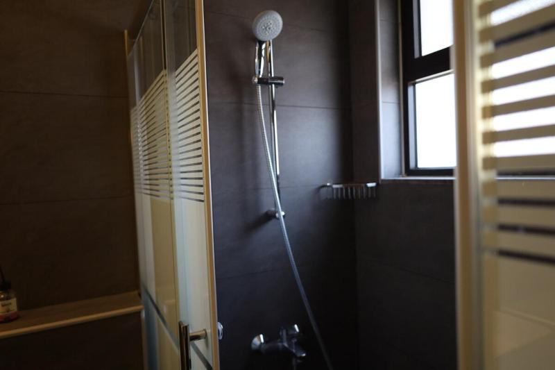 Modern 1 Bedroom Apartment In Abdoun - image 8