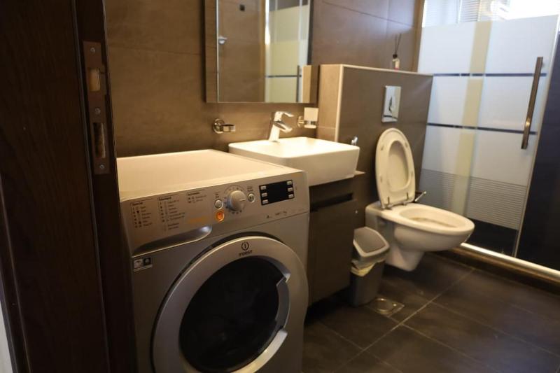 Modern 1 Bedroom Apartment In Abdoun - image 13