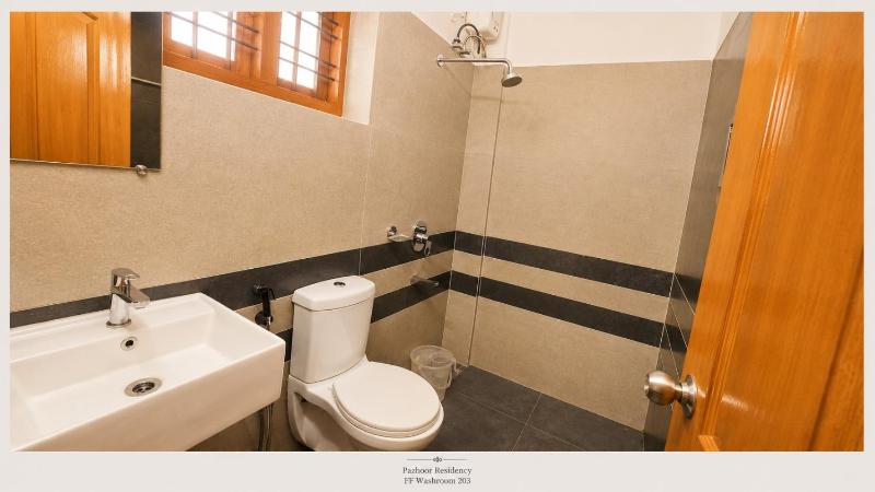 PAZHOOR RESIDENCY HOME STAY 4BHK Deluxe Apartment FF & SF - image 49