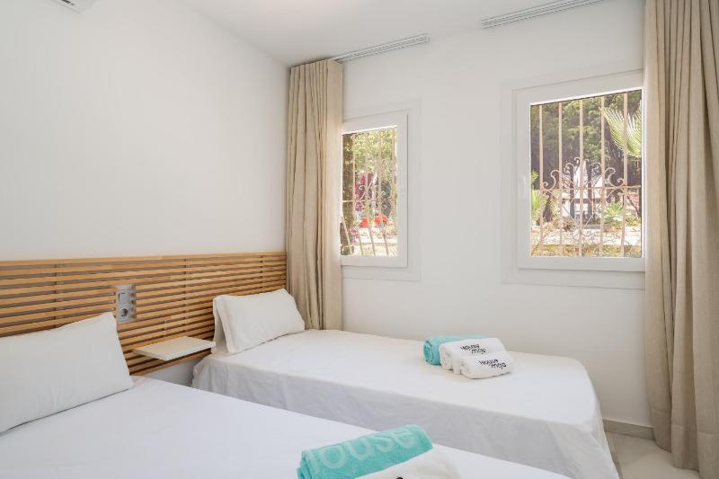 Playa Lucera - Front Line Beach Apartment - image 3
