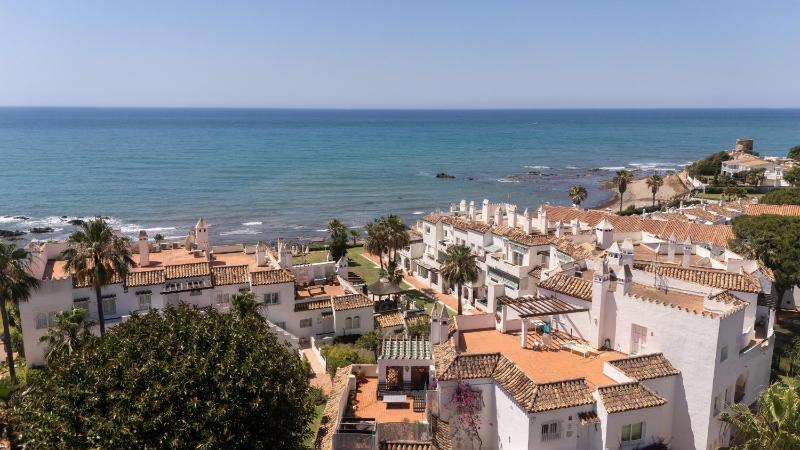 Playa Lucera - Front Line Beach Apartment - image 17