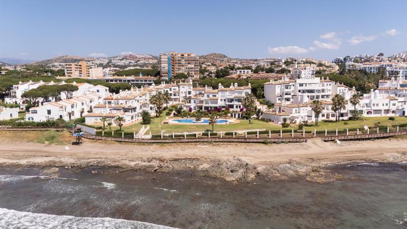 Playa Lucera - Front Line Beach Apartment - image 33