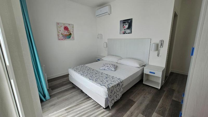 Hotel Linda - image 48