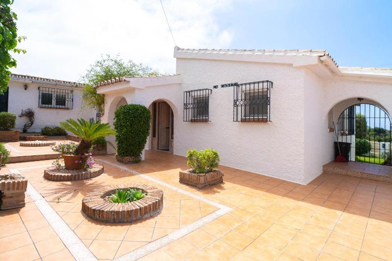 Villa La Casita- Private Pool & Walk to Beach - image 42