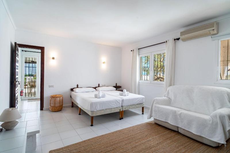 Villa La Casita- Private Pool & Walk to Beach - image 36