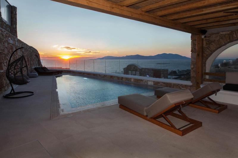 Ultimate Mykonian Villa with Pool Jacuzzi and View - image 1