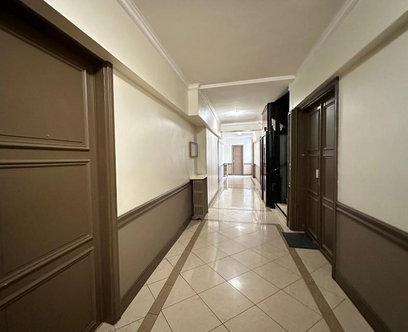 Porte de Versailles - Executive studio with lift - image 5