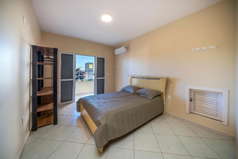 Casa para Temporada na Praia de Mariscal | 4 Quartos Jardim e Espaço Gourmet a Metros do Mar - image 22