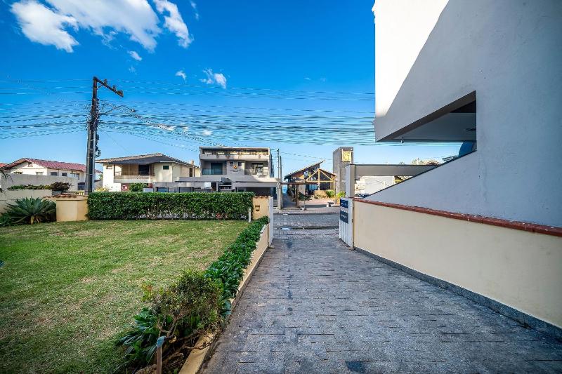 Casa para Temporada na Praia de Mariscal | 4 Quartos Jardim e Espaço Gourmet a Metros do Mar - image 44