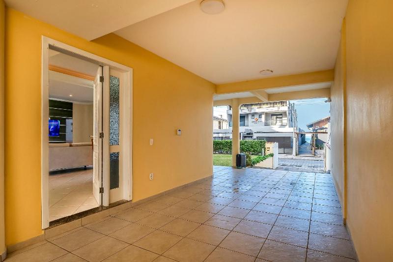 Casa para Temporada na Praia de Mariscal | 4 Quartos Jardim e Espaço Gourmet a Metros do Mar - image 30