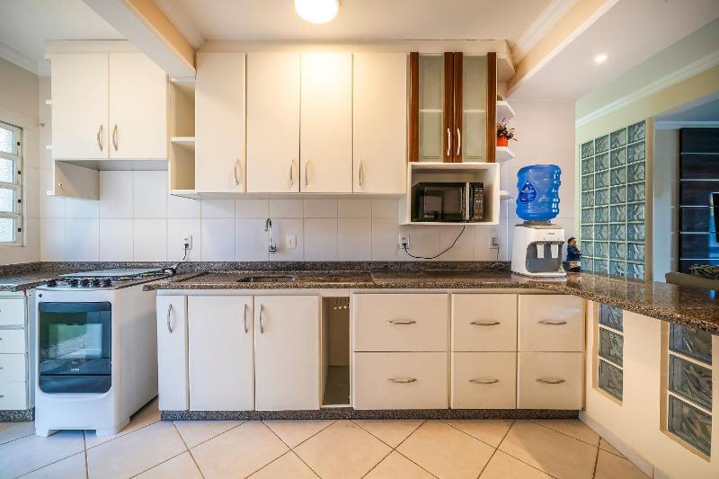Casa para Temporada na Praia de Mariscal | 4 Quartos Jardim e Espaço Gourmet a Metros do Mar - image 24