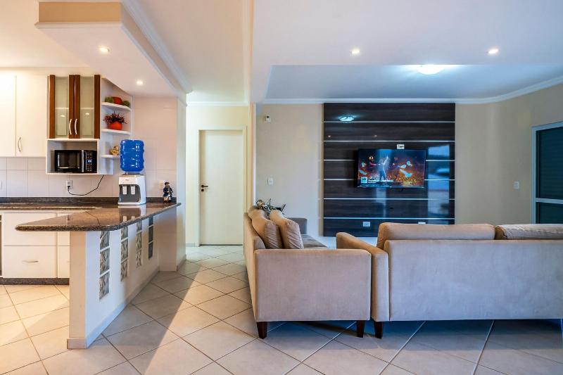 Casa para Temporada na Praia de Mariscal | 4 Quartos Jardim e Espaço Gourmet a Metros do Mar - image 29