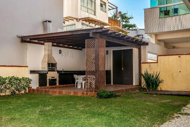 Casa para Temporada na Praia de Mariscal | 4 Quartos Jardim e Espaço Gourmet a Metros do Mar - image 45
