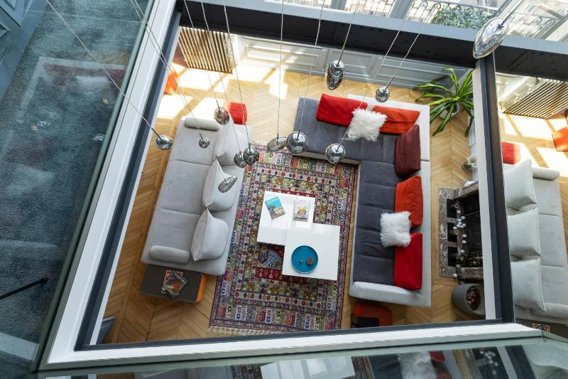 The Contemporary Atrium - image 15