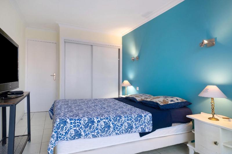 Appartement T3 Front de Mer - image 19