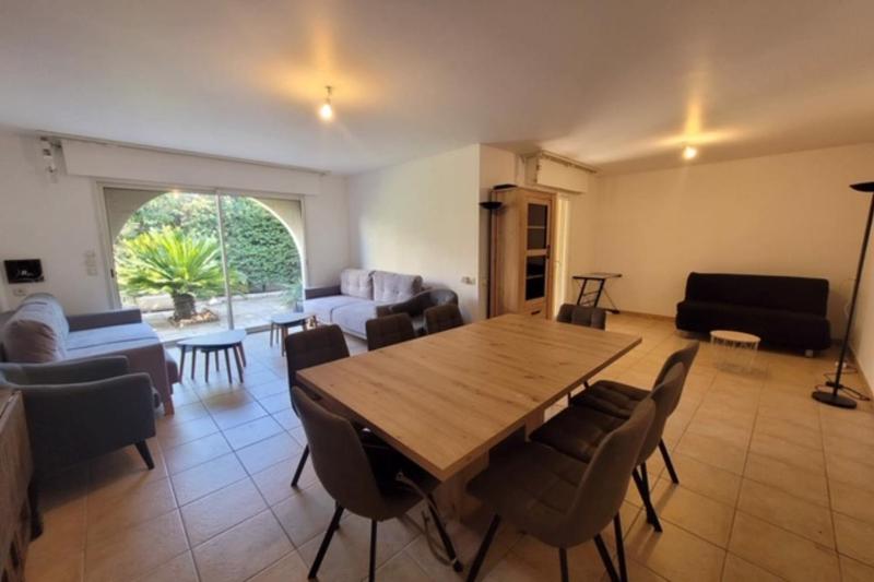 Bright house 300m from Fréjus beach - image 12