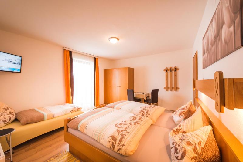 Triple Room image 1