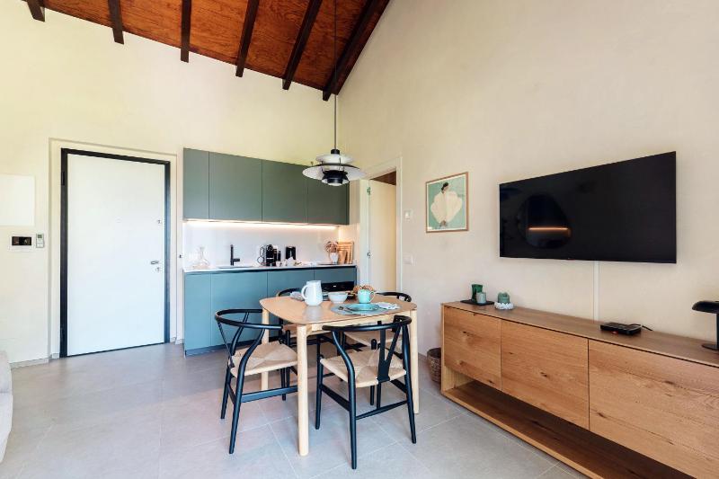 Villa Maderni Retreat - by MyHomeInComo - image 40
