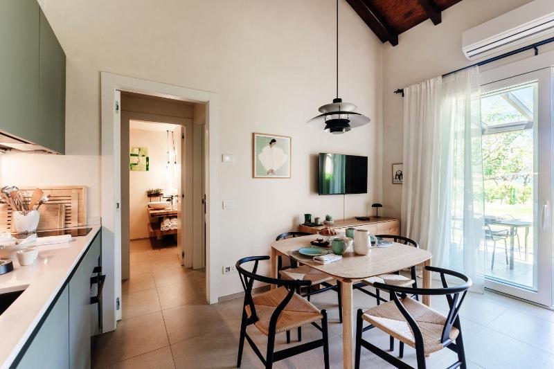 Villa Maderni Retreat - by MyHomeInComo - image 42