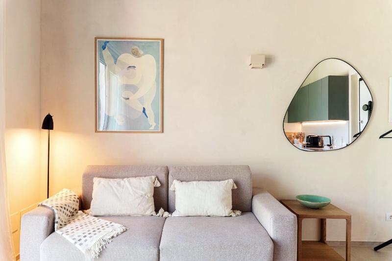 Villa Maderni Retreat - by MyHomeInComo - image 3
