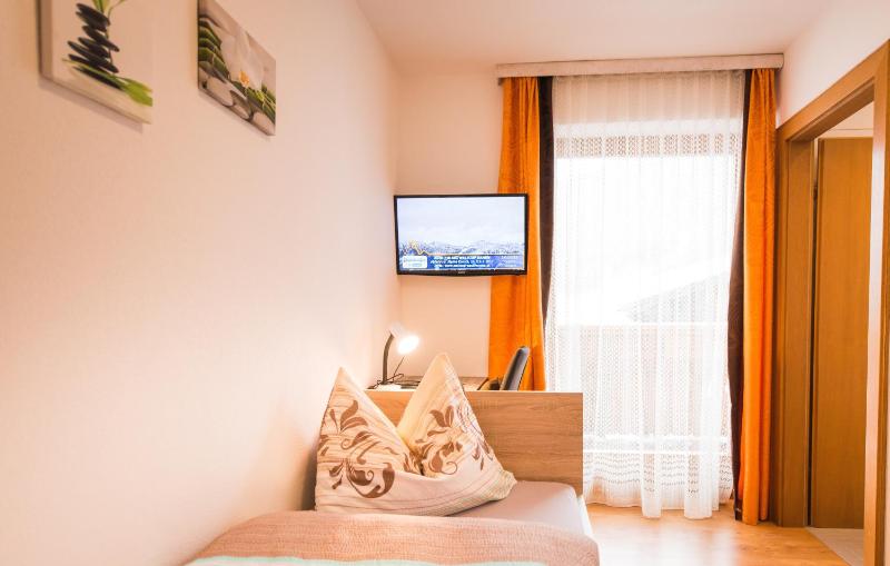 Single Room image 1