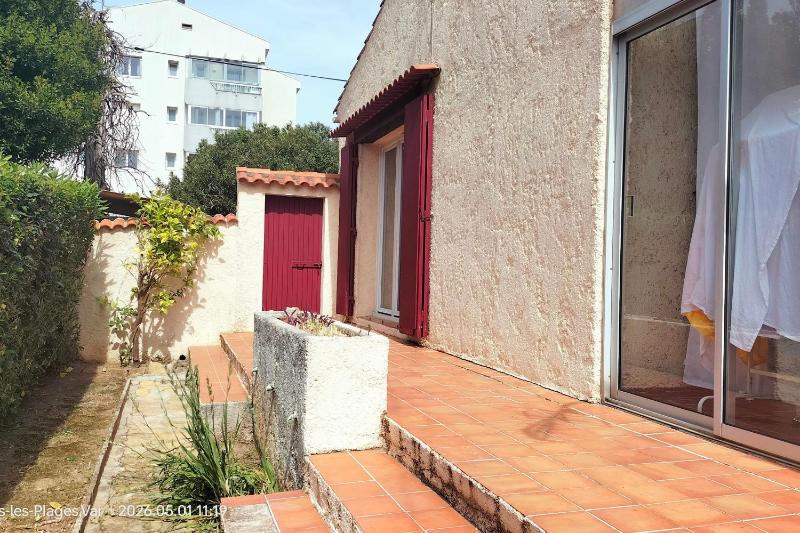 Villa with garden in Six-Fours-les-Plages - image 10