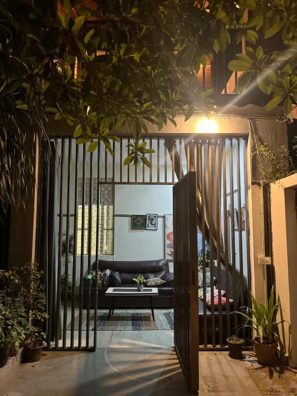 Stay in Greater Noida Green Verandah 1BHK Wooden House - image 2